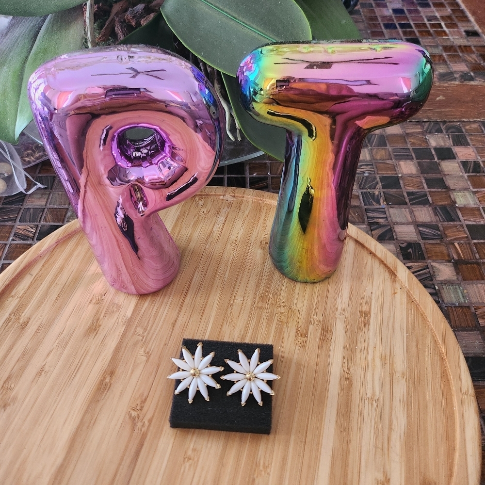 TRIFARI White Enamel Flowers Clip On Earrings
